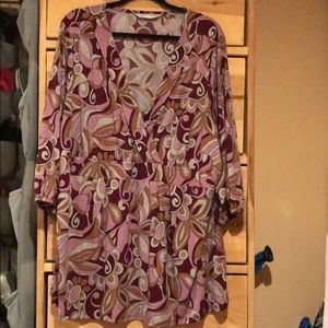 Three quarter sleeve top size 26/28